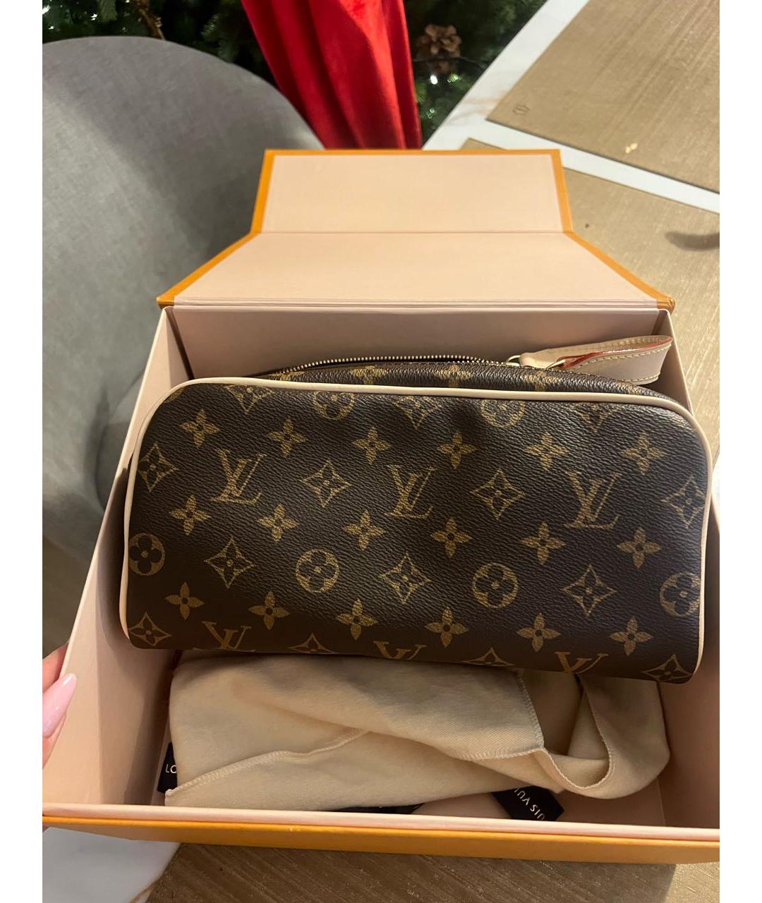 LOUIS VUITTON Коричневая кожаная косметичка, фото 7