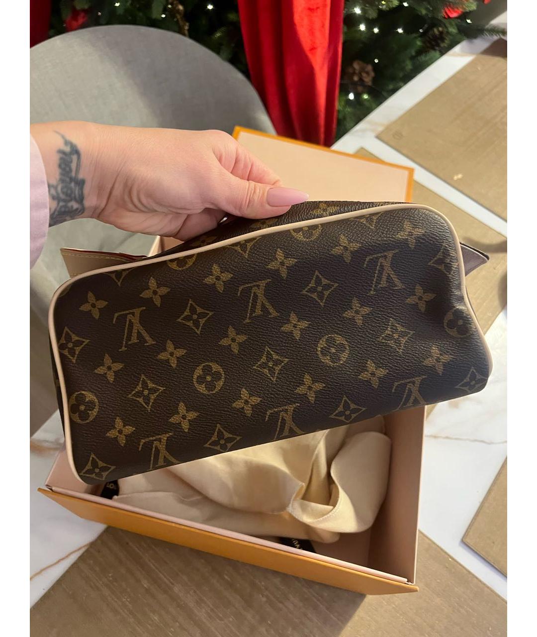 LOUIS VUITTON Коричневая кожаная косметичка, фото 8