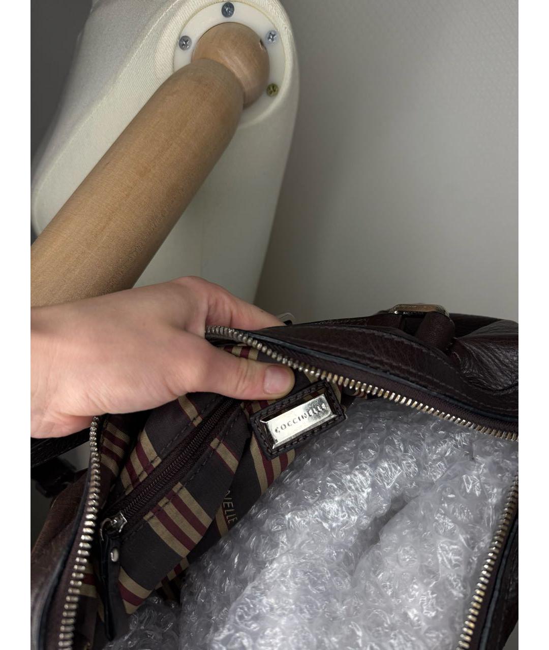 COCCINELLE Коричневая кожаная сумка с короткими ручками, фото 5