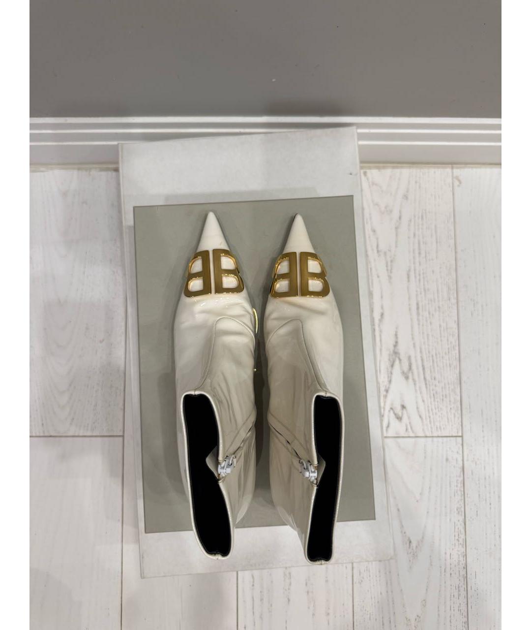 BALENCIAGA Белые ботильоны из лакированной кожи, фото 3