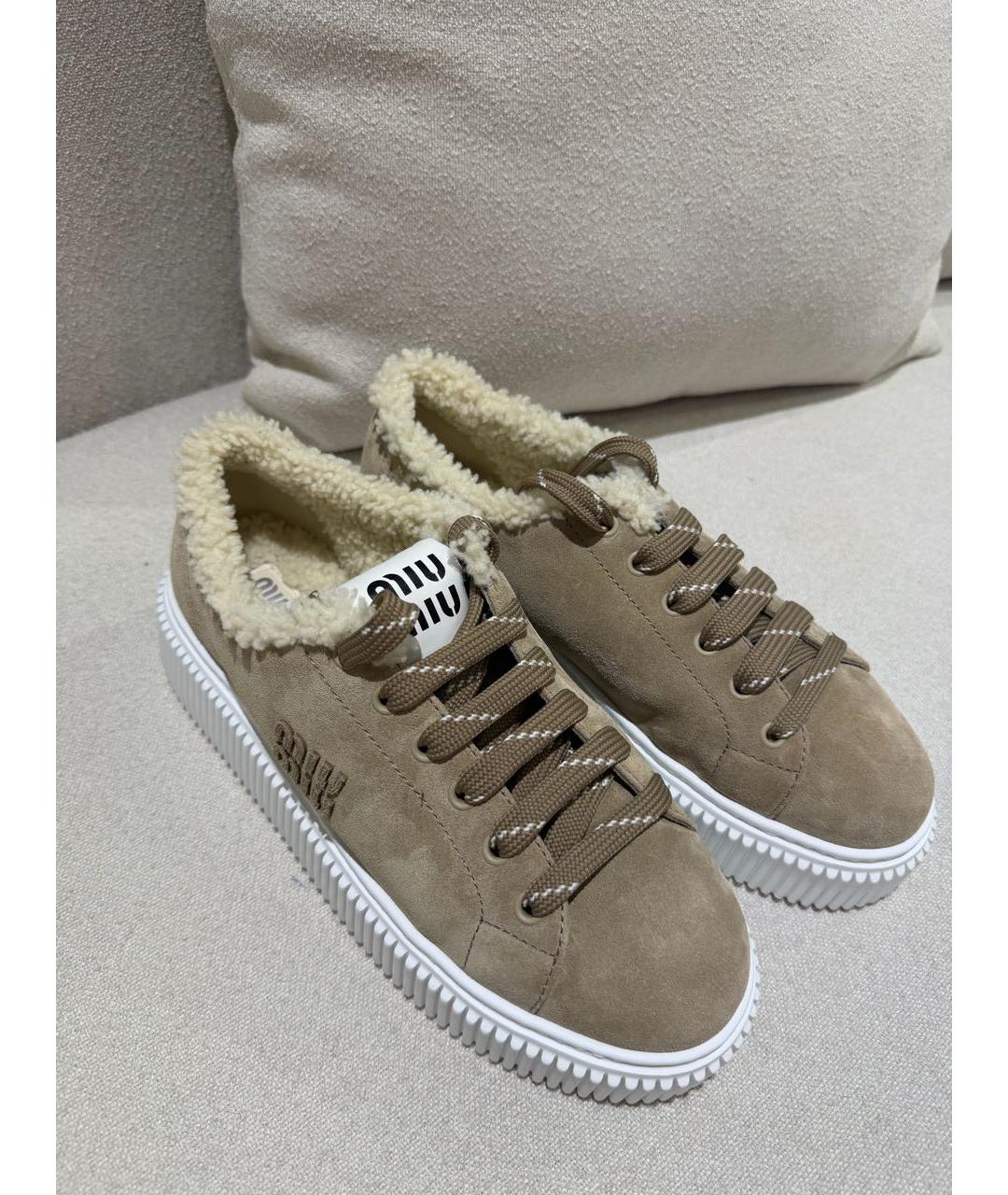 MIU MIU Бежевые замшевые кеды, фото 3