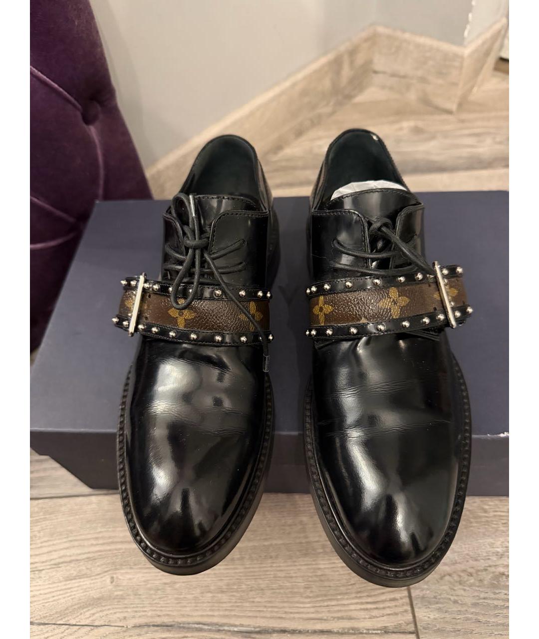 LOUIS VUITTON Черные брогги и оксфорды из лакированной кожи, фото 2