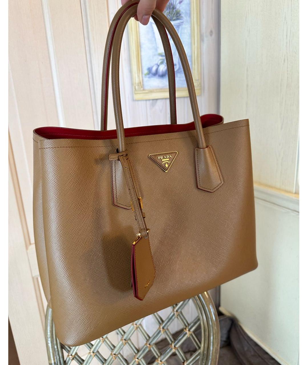PRADA Бежевая кожаная сумка с короткими ручками, фото 2
