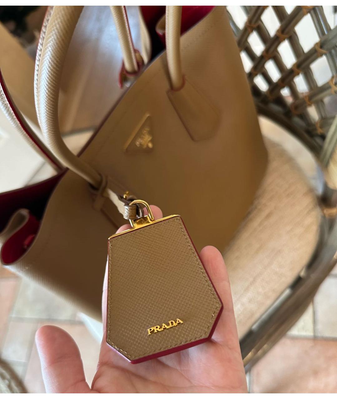 PRADA Бежевая кожаная сумка с короткими ручками, фото 3