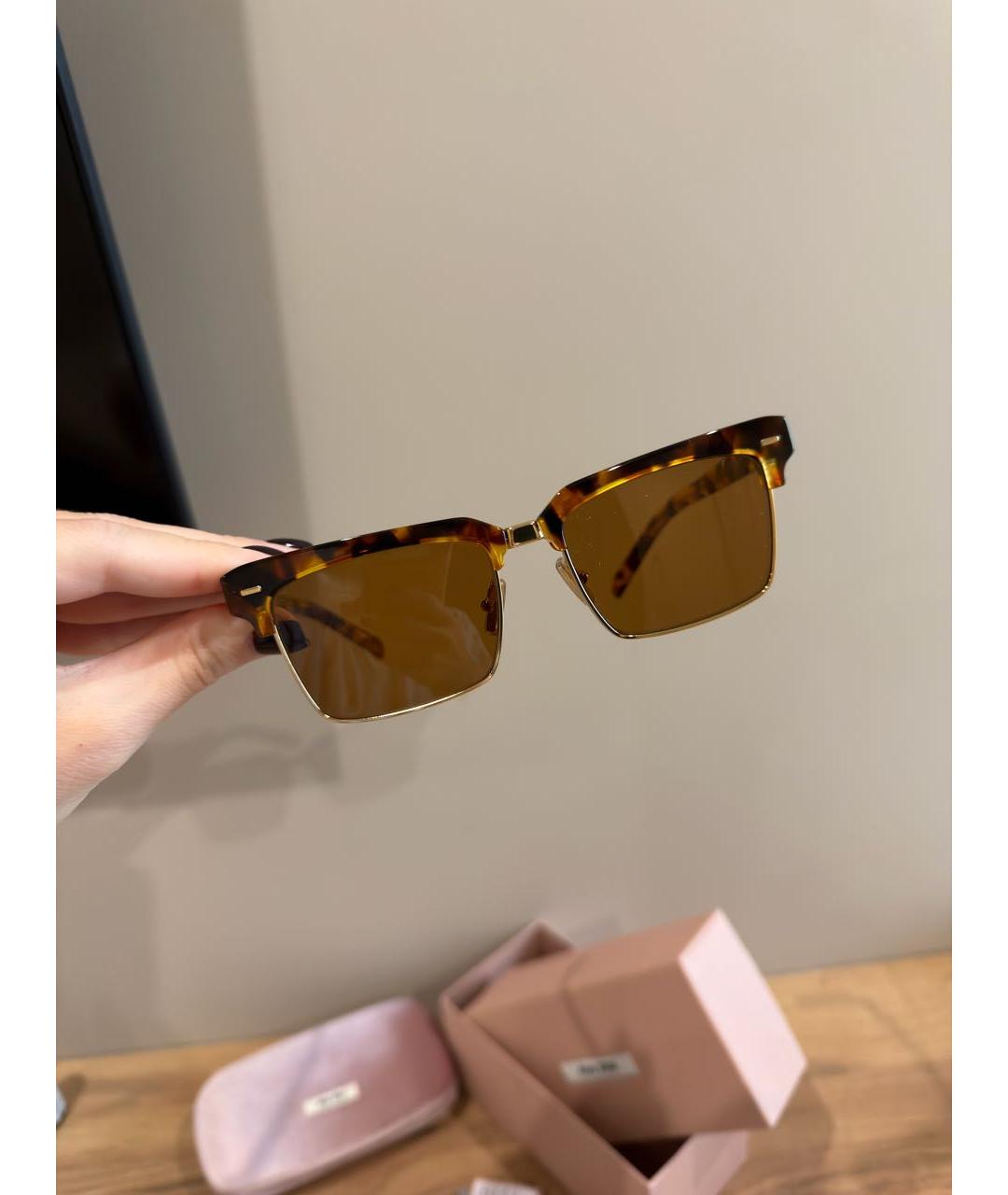 MIU MIU Коричневые пластиковые солнцезащитные очки, фото 6