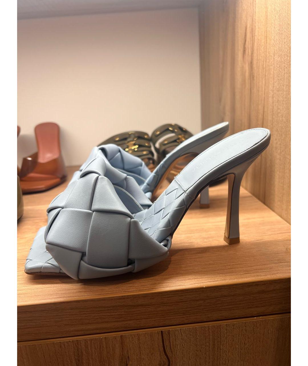 BOTTEGA VENETA Голубые кожаные мюли, фото 6