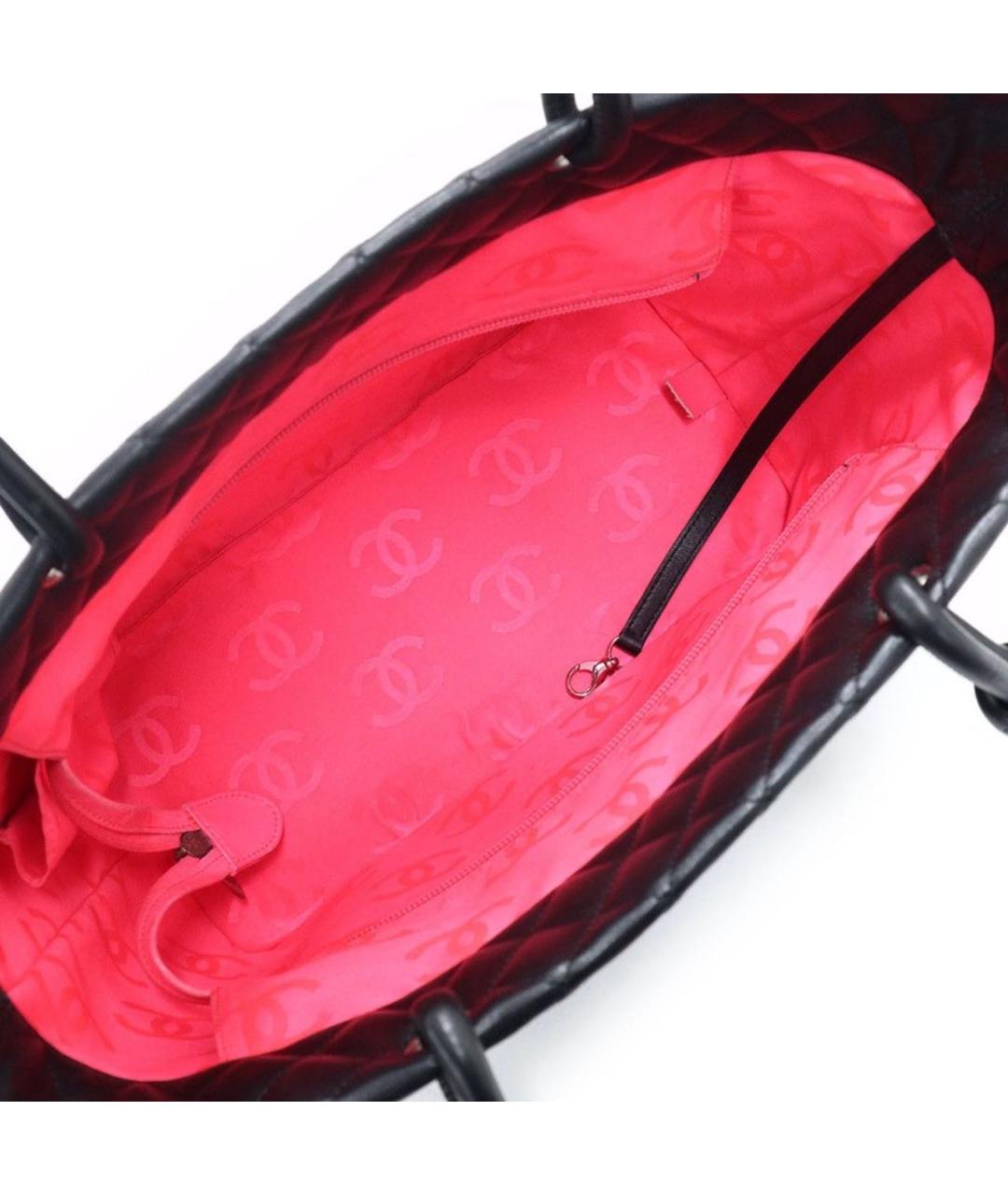 CHANEL Черная кожаная сумка с короткими ручками, фото 2