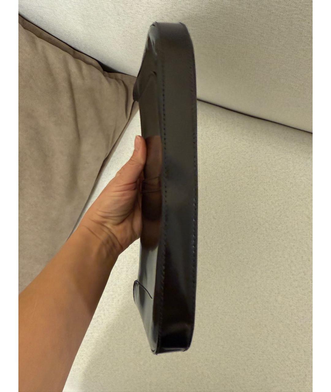 BY FAR Черная сумка с короткими ручками из лакированной кожи, фото 7