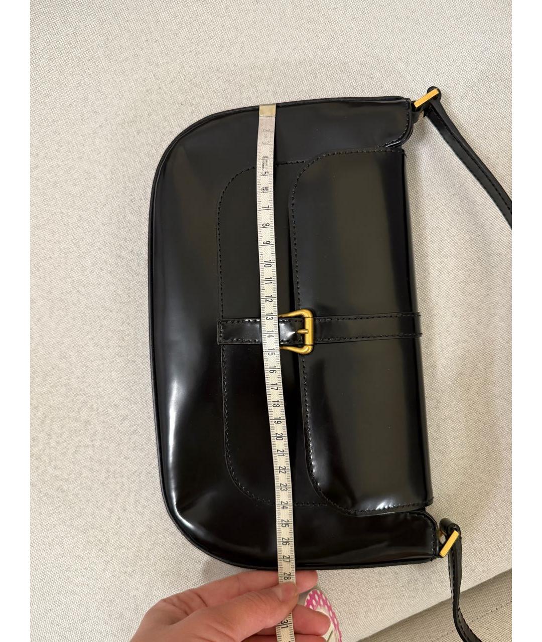 BY FAR Черная сумка с короткими ручками из лакированной кожи, фото 8