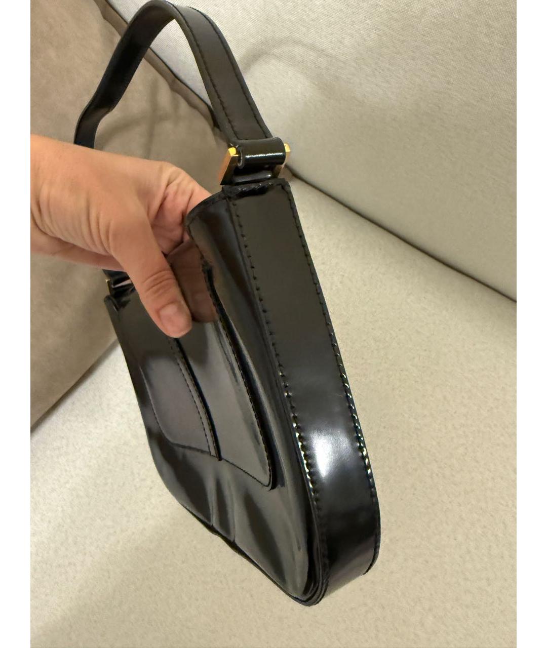 BY FAR Черная сумка с короткими ручками из лакированной кожи, фото 4