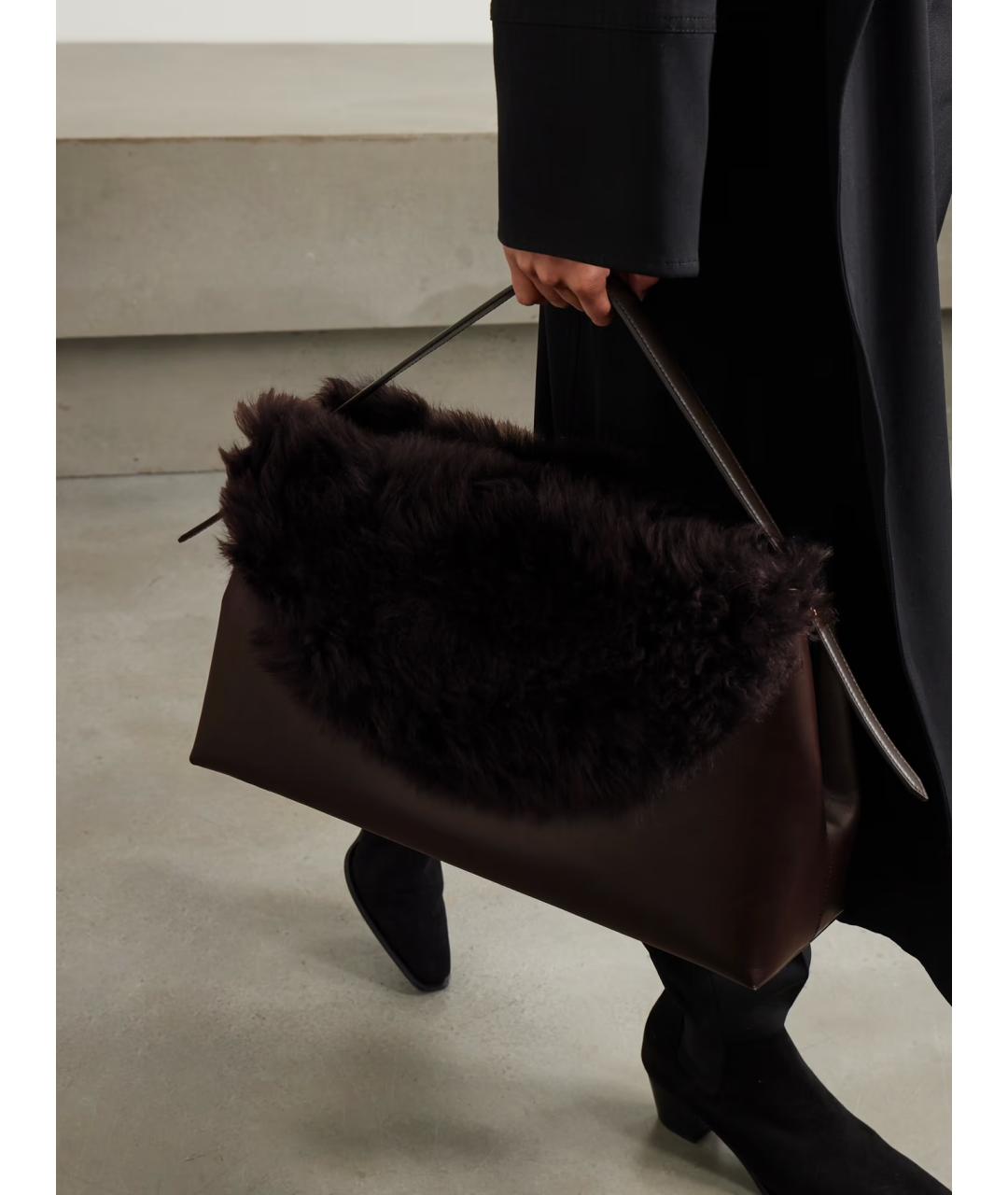 TOTEME Коричневая кожаная сумка с короткими ручками, фото 2