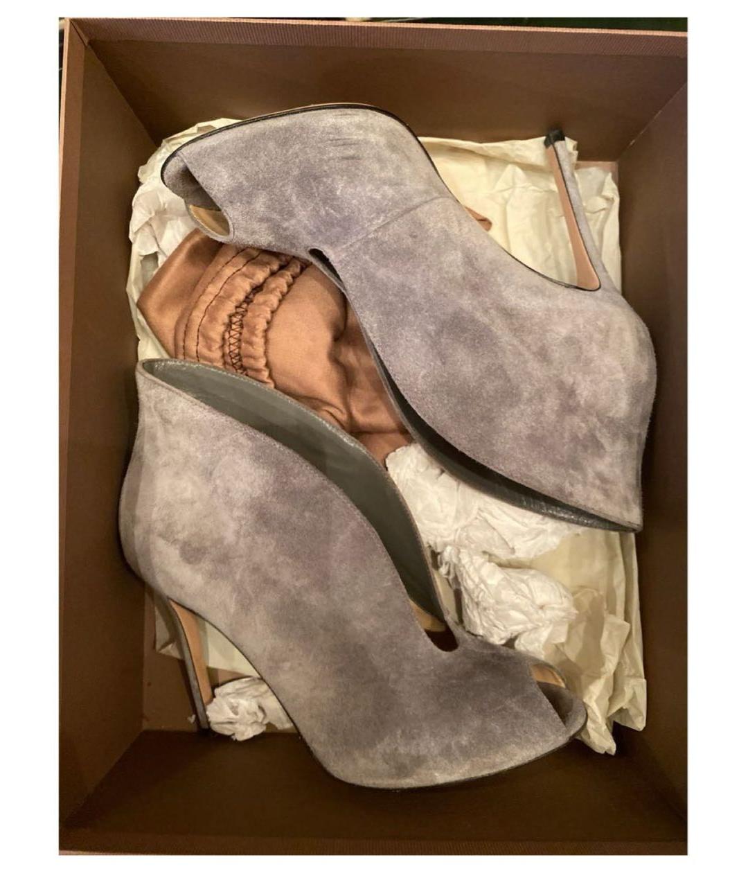 GIANVITO ROSSI Серые замшевые ботильоны, фото 2