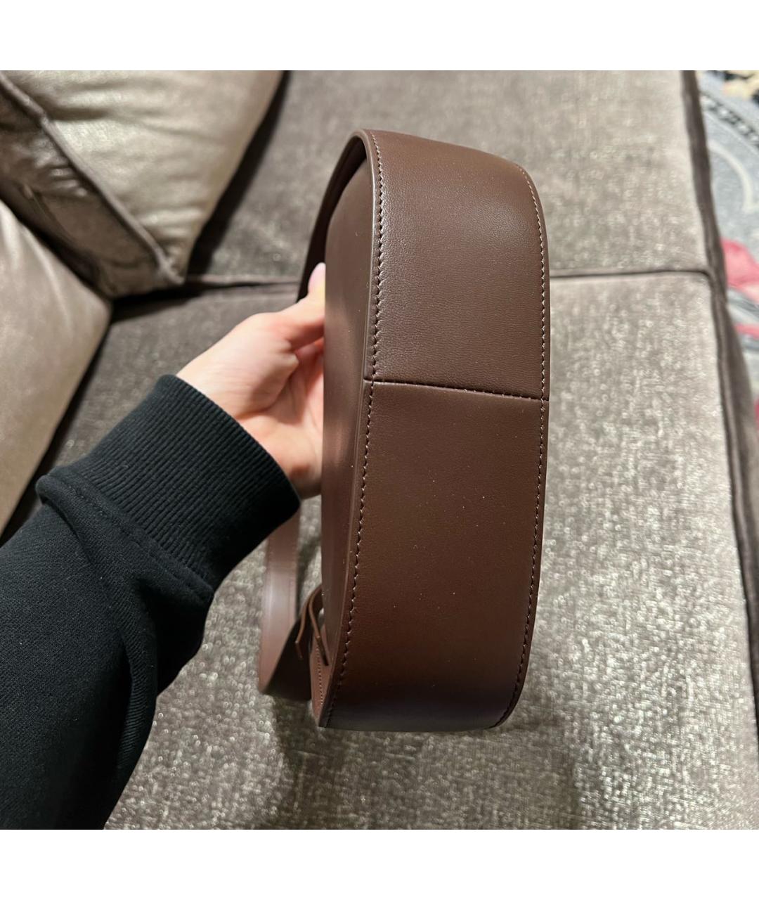 THE ROW Коричневая кожаная сумка с короткими ручками, фото 3