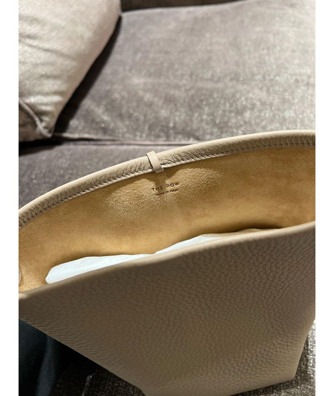 THE ROW Бежевая кожаная сумка тоут, фото 5