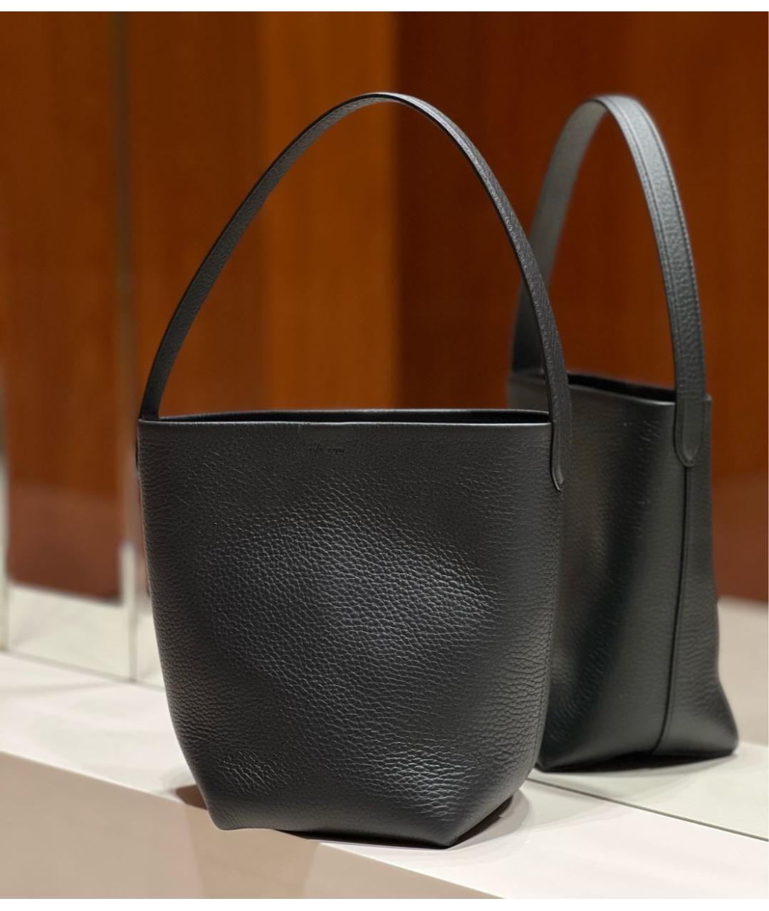 THE ROW Черная кожаная сумка с короткими ручками, фото 5