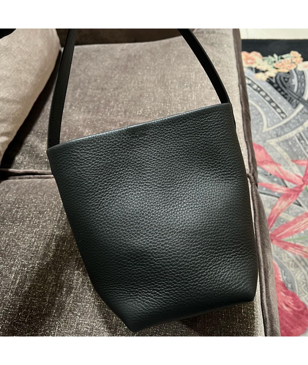 THE ROW Черная кожаная сумка с короткими ручками, фото 2