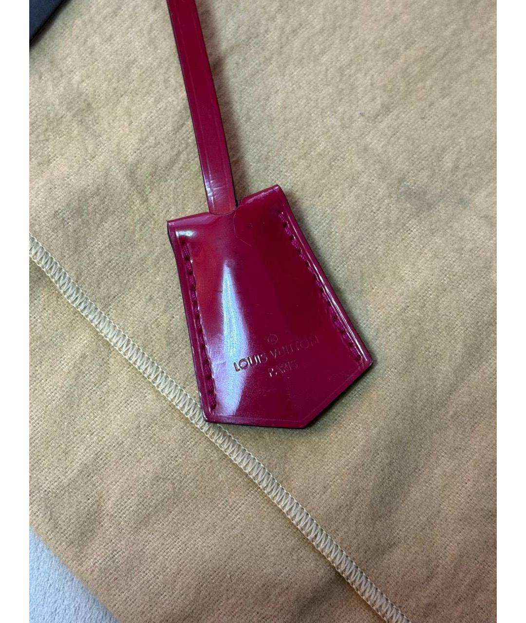 LOUIS VUITTON Красная сумка с короткими ручками из лакированной кожи, фото 3
