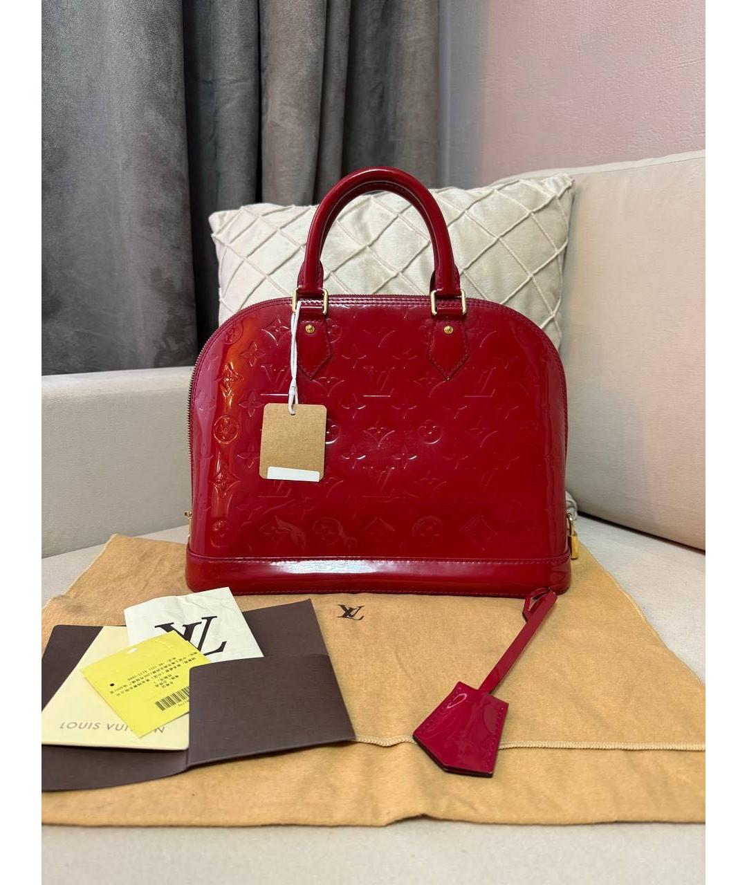 LOUIS VUITTON Красная сумка с короткими ручками из лакированной кожи, фото 2