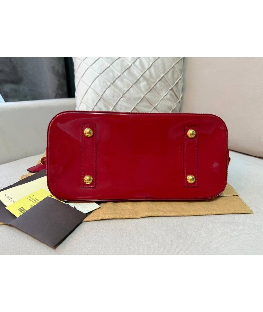 LOUIS VUITTON Красная сумка с короткими ручками из лакированной кожи, фото 8