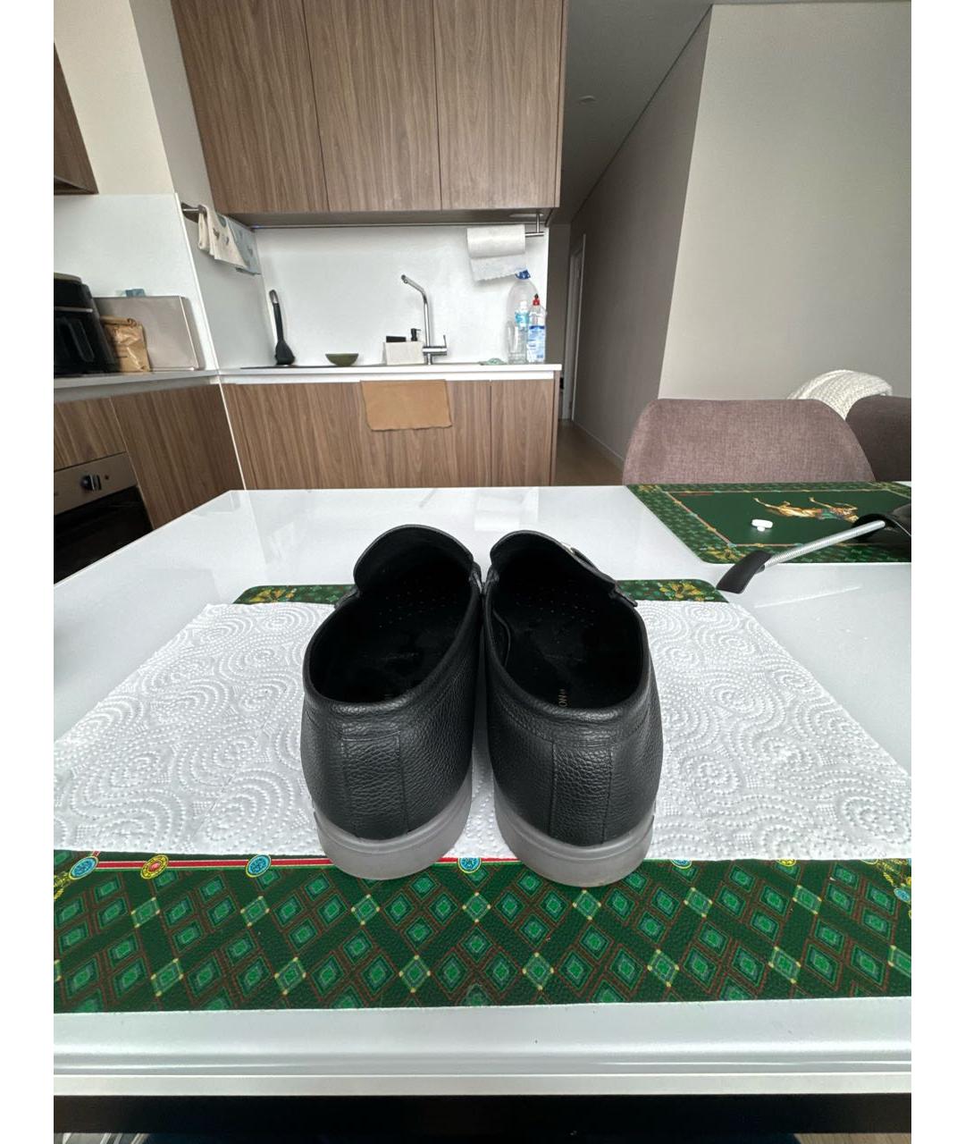 LOUIS VUITTON Черные кожаные лоферы, фото 4