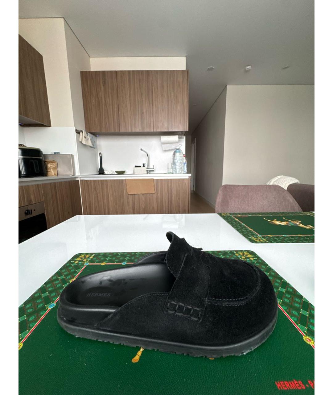 HERMES Черные замшевые шлепанцы, фото 5