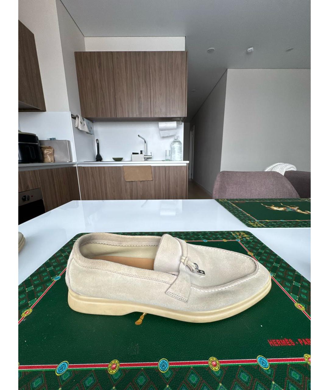 LORO PIANA Бежевые замшевые лоферы, фото 5