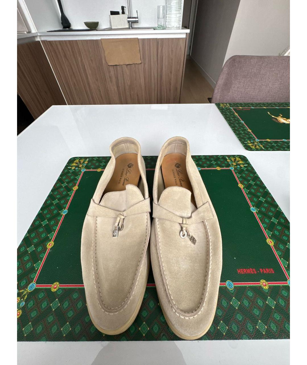 LORO PIANA Бежевые замшевые лоферы, фото 2