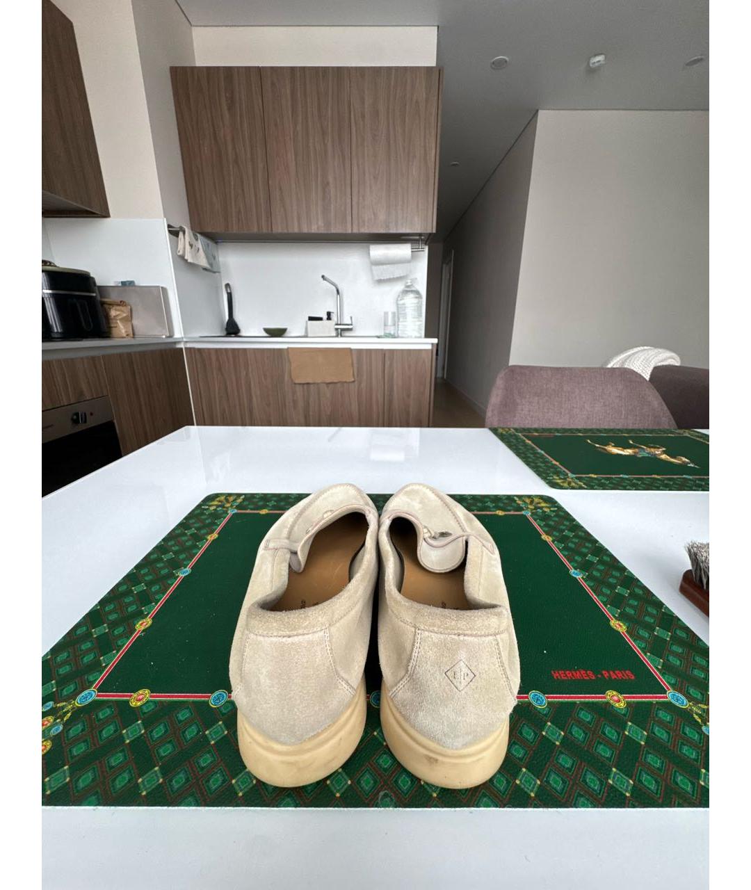 LORO PIANA Бежевые замшевые лоферы, фото 4