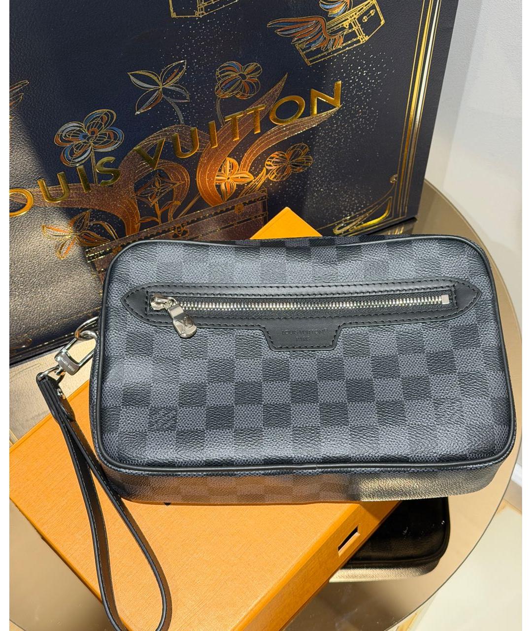 LOUIS VUITTON Серая барсетка, фото 3