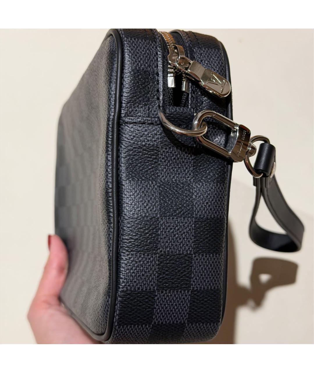 LOUIS VUITTON Серая барсетка, фото 7