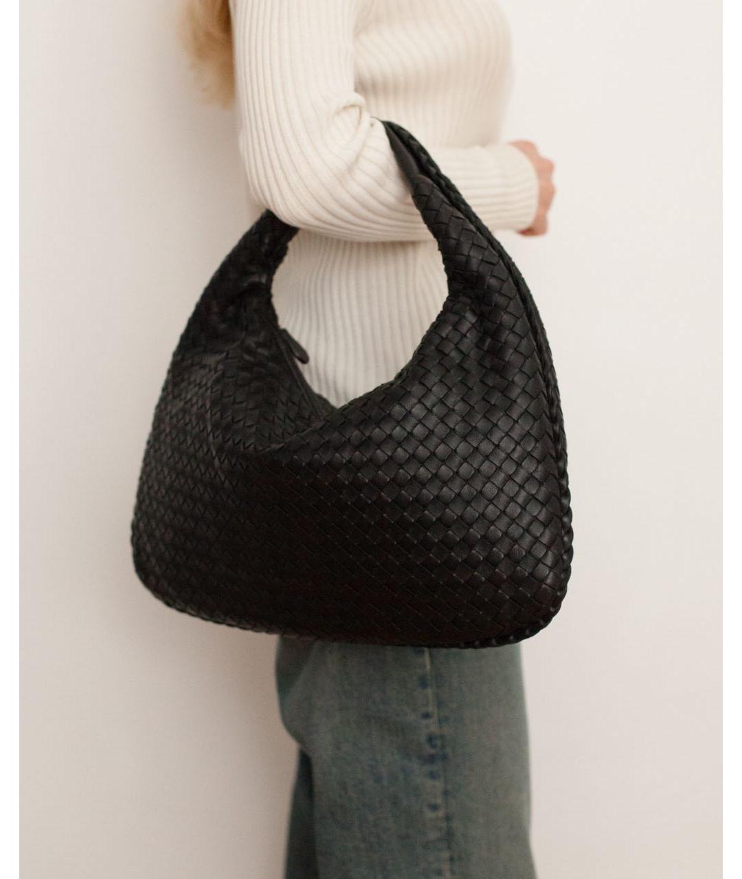 BOTTEGA VENETA Черная кожаная сумка с короткими ручками, фото 5