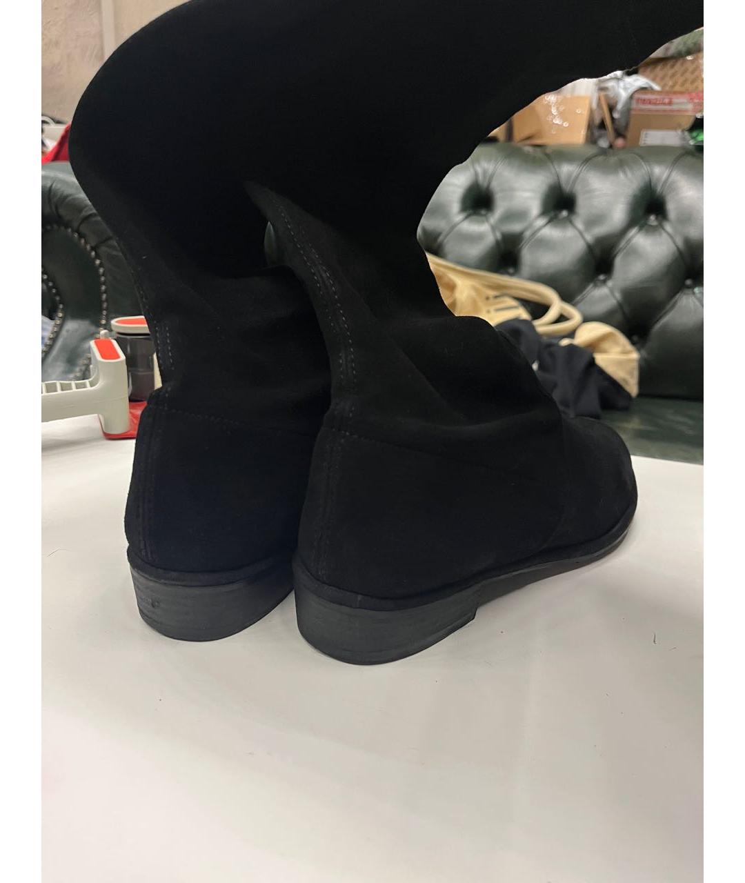STUART WEITZMAN Черные замшевые ботфорты, фото 2