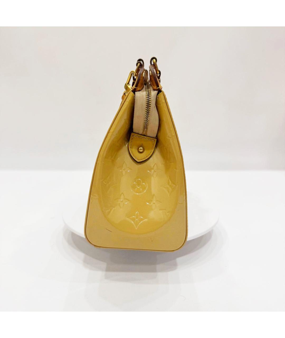 LOUIS VUITTON Желтая сумка через плечо из лакированной кожи, фото 3