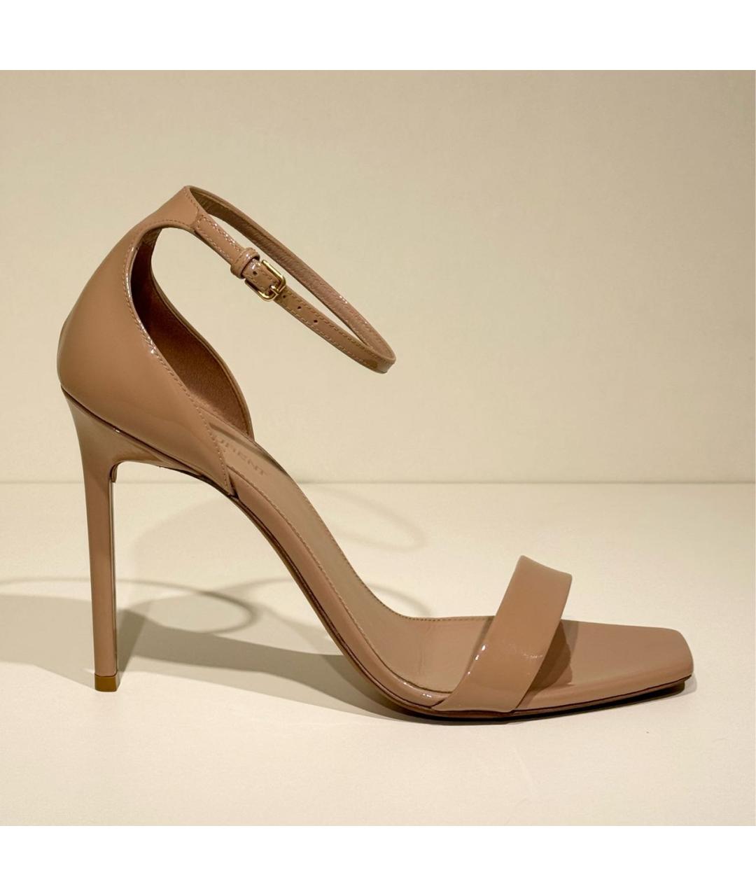 SAINT LAURENT Бежевые босоножки из лакированной кожи, фото 7
