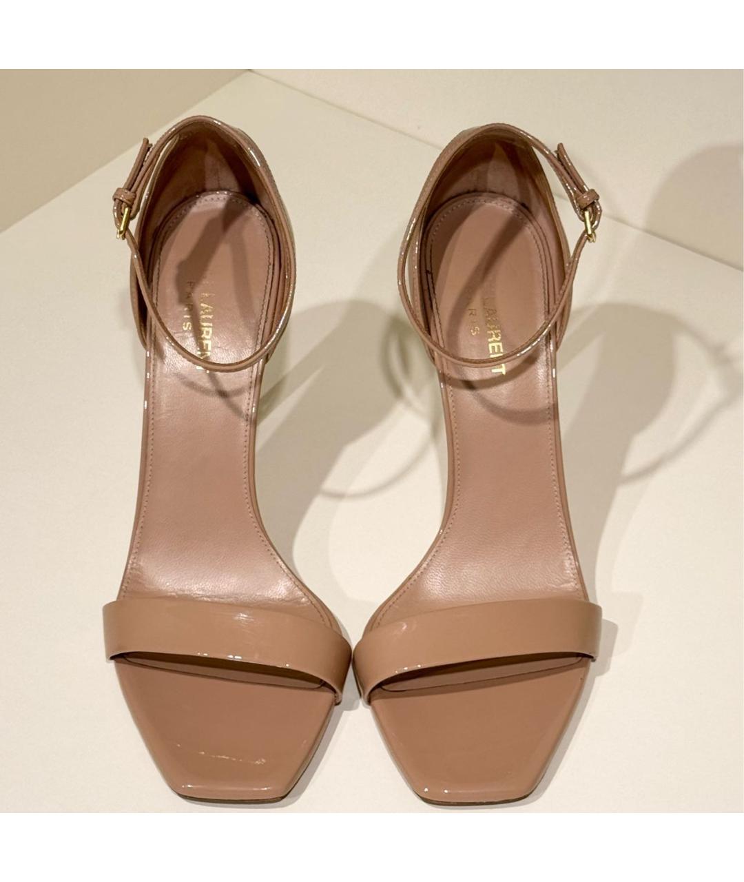 SAINT LAURENT Бежевые босоножки из лакированной кожи, фото 2