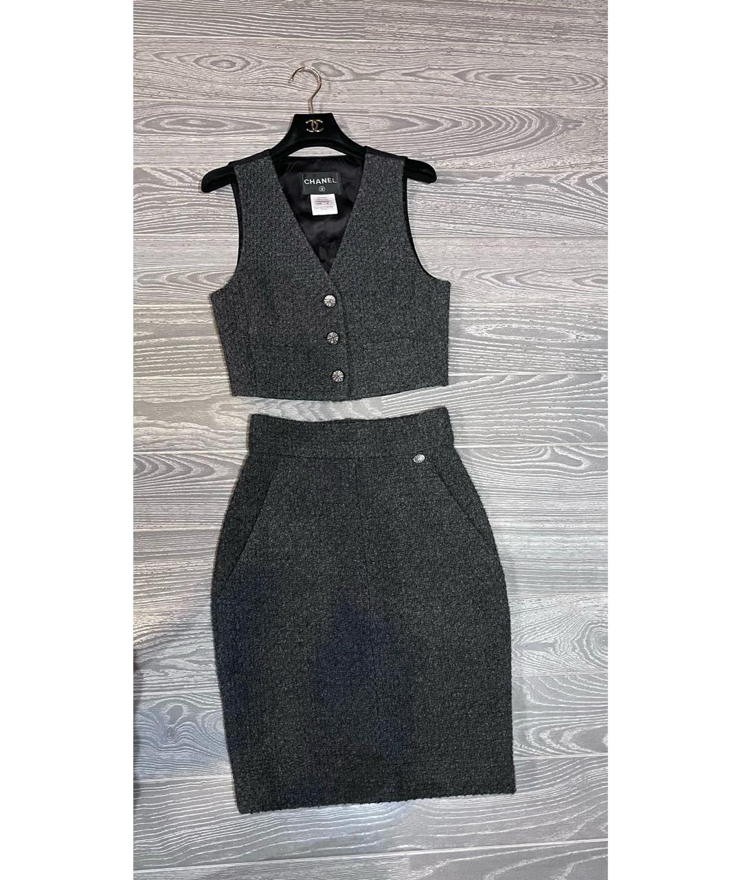 CHANEL Антрацитовый шерстяной костюм с юбками, фото 9
