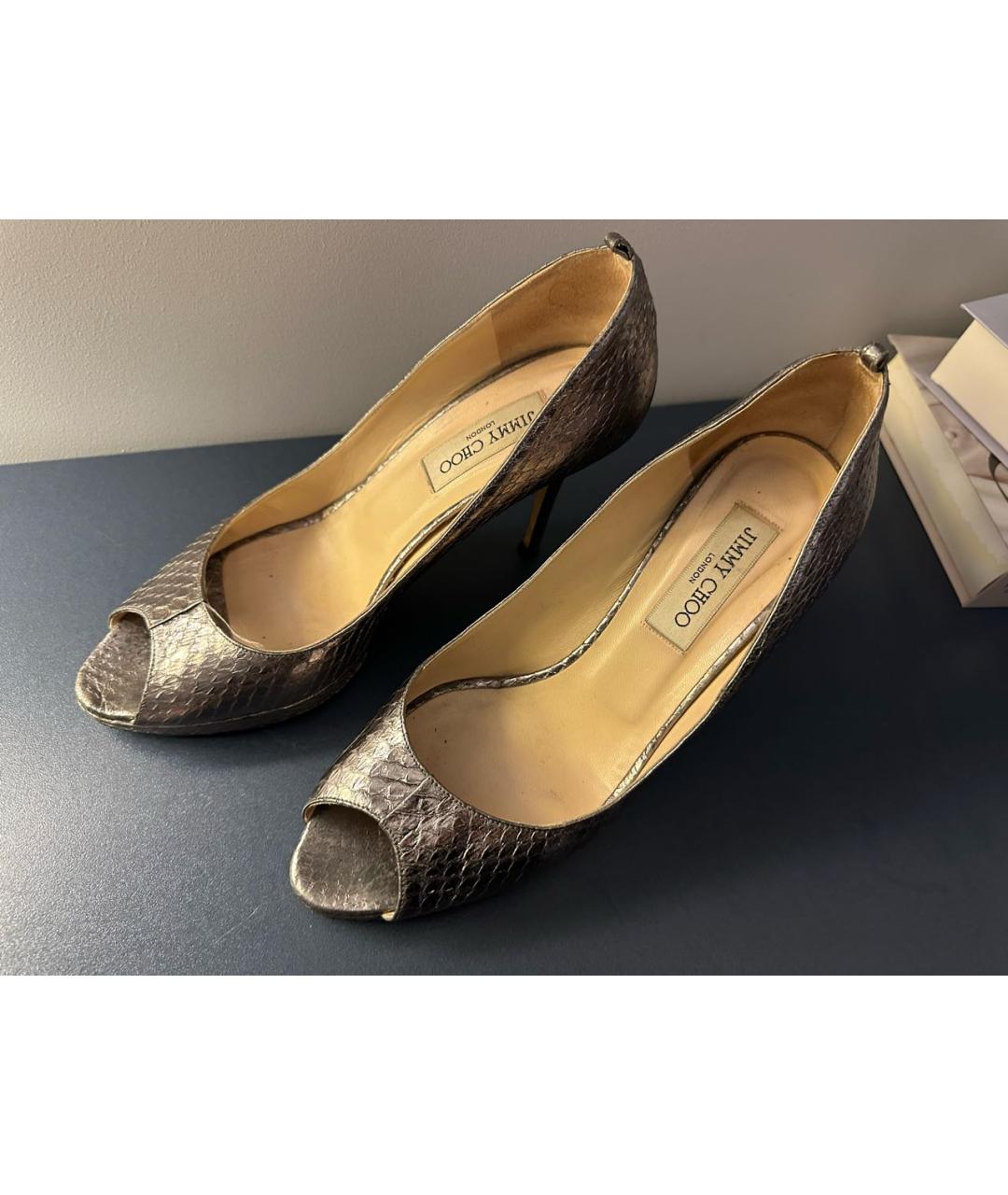 JIMMY CHOO Серебряные туфли из экзотической кожи, фото 3
