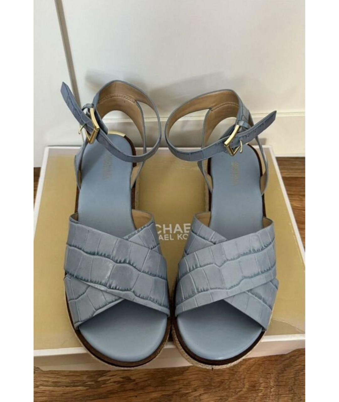 MICHAEL MICHAEL KORS Голубые кожаные босоножки, фото 4