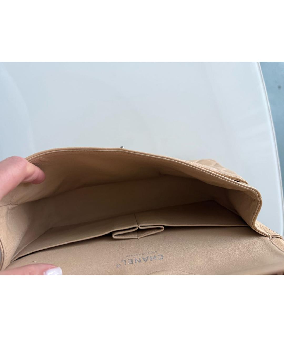 CHANEL Бежевая кожаная сумка через плечо, фото 7