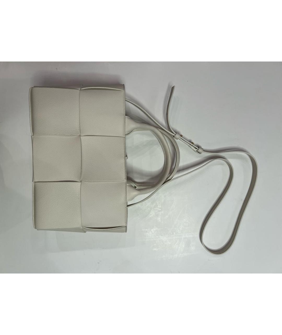 BOTTEGA VENETA Белая кожаная сумка с короткими ручками, фото 5