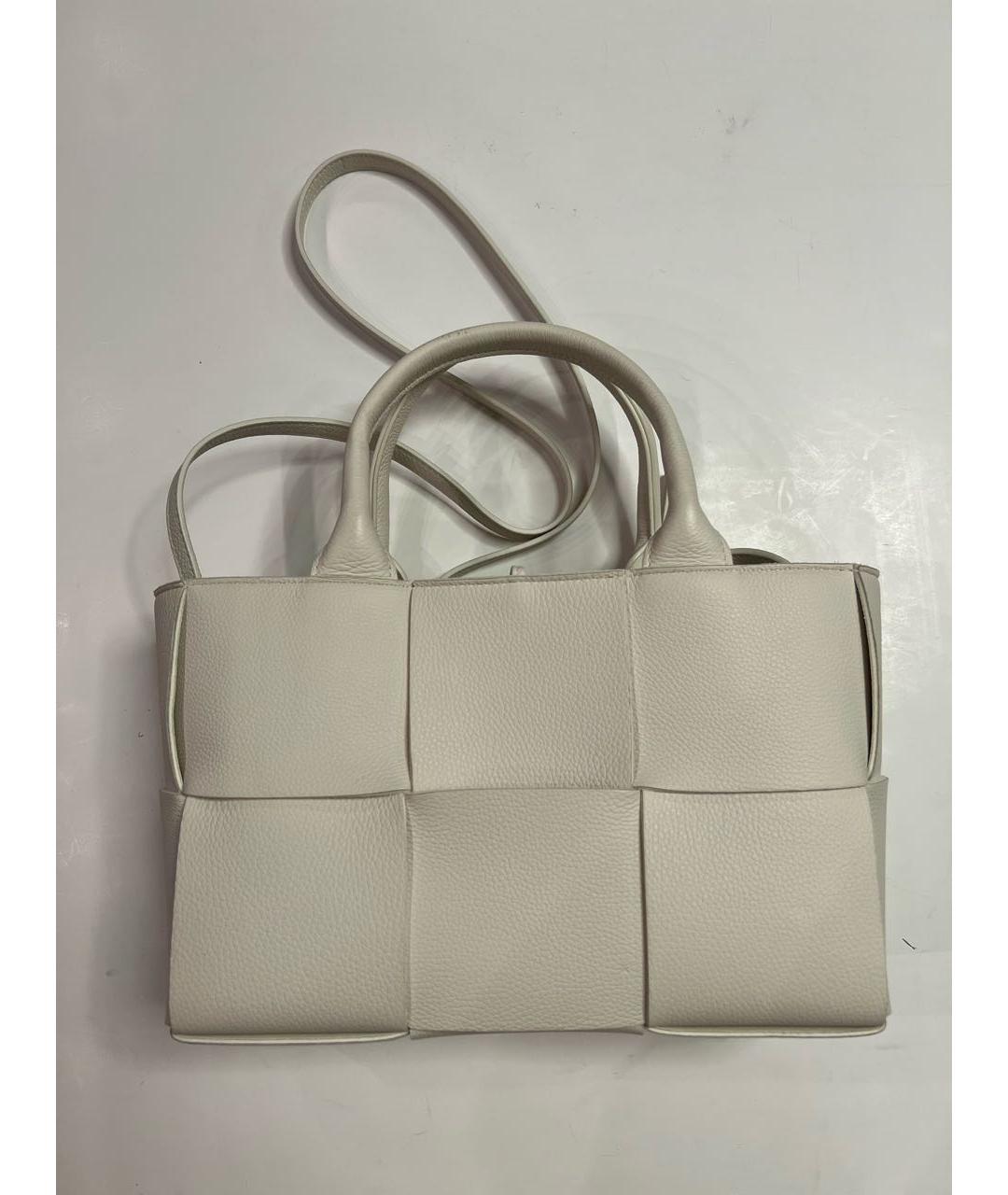 BOTTEGA VENETA Белая кожаная сумка с короткими ручками, фото 3