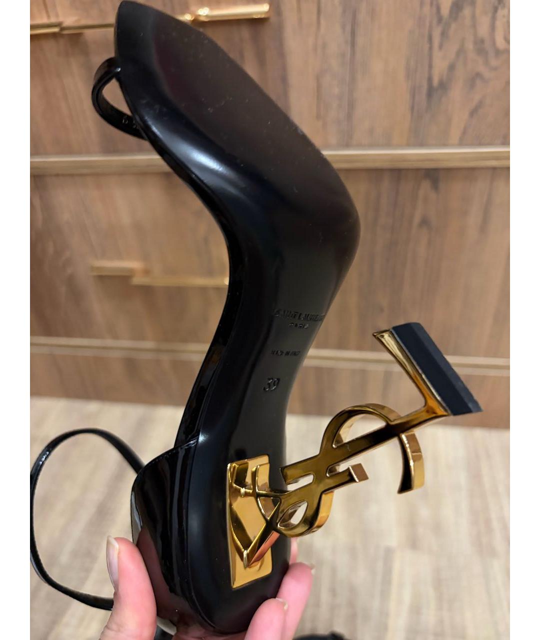 SAINT LAURENT Черные босоножки из лакированной кожи, фото 6