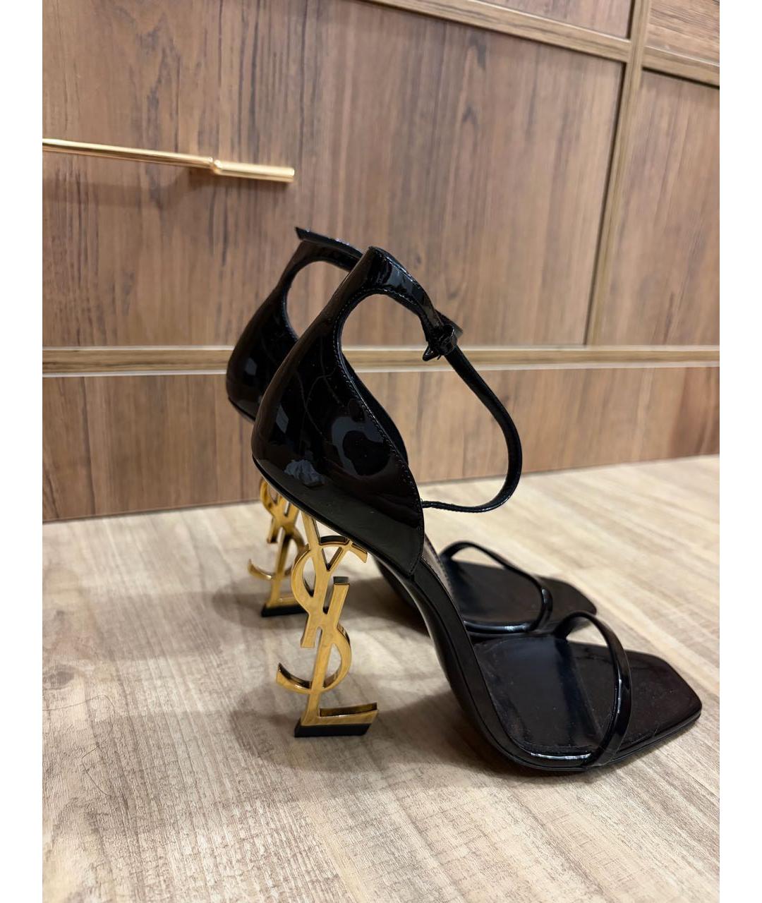 SAINT LAURENT Черные босоножки из лакированной кожи, фото 9