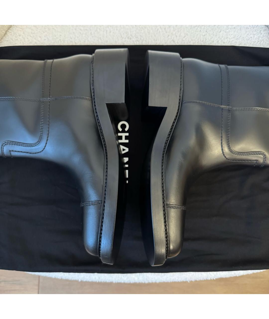CHANEL Черные кожаные сапоги, фото 4
