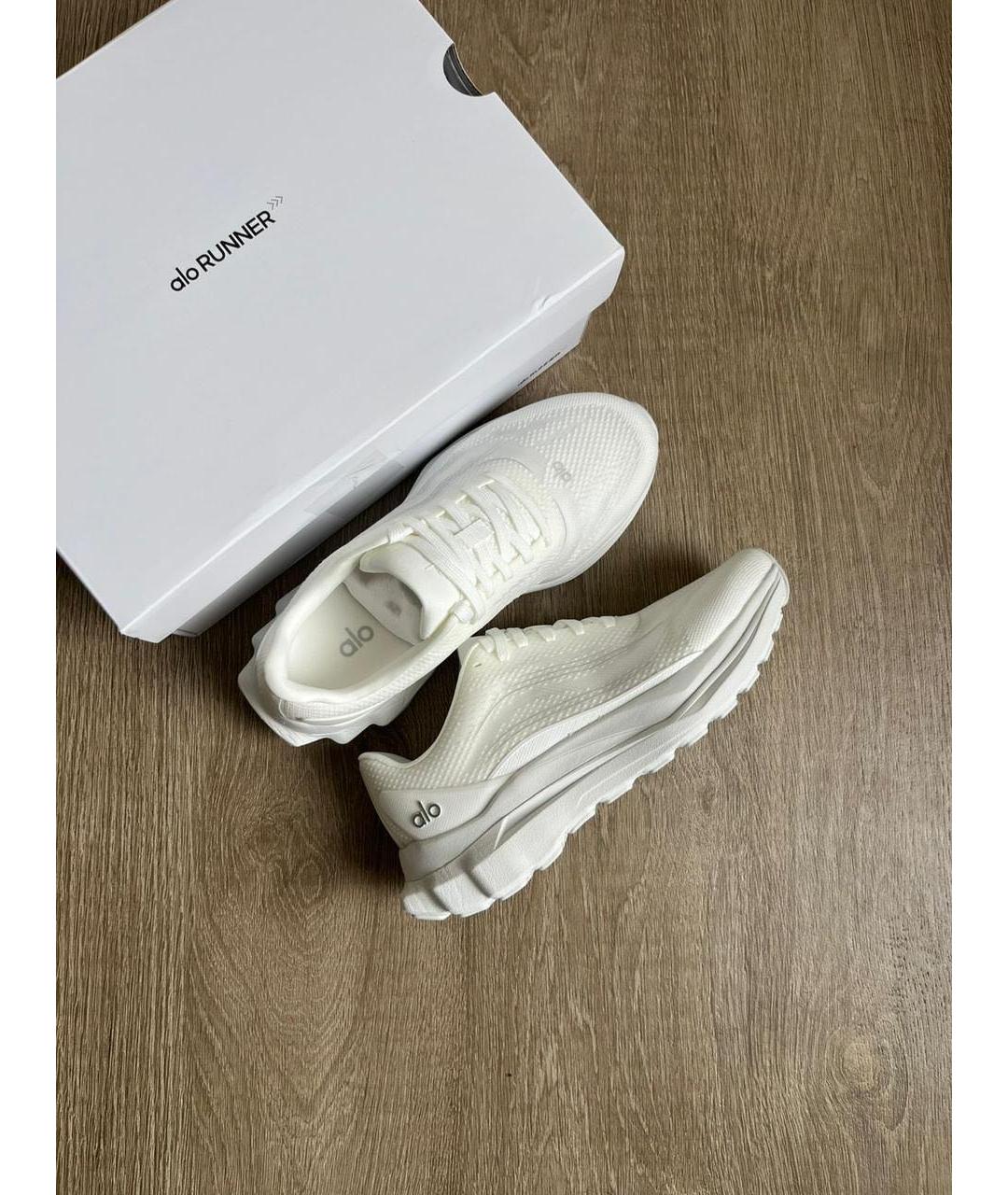 ALO YOGA Белые текстильные кроссовки, фото 2