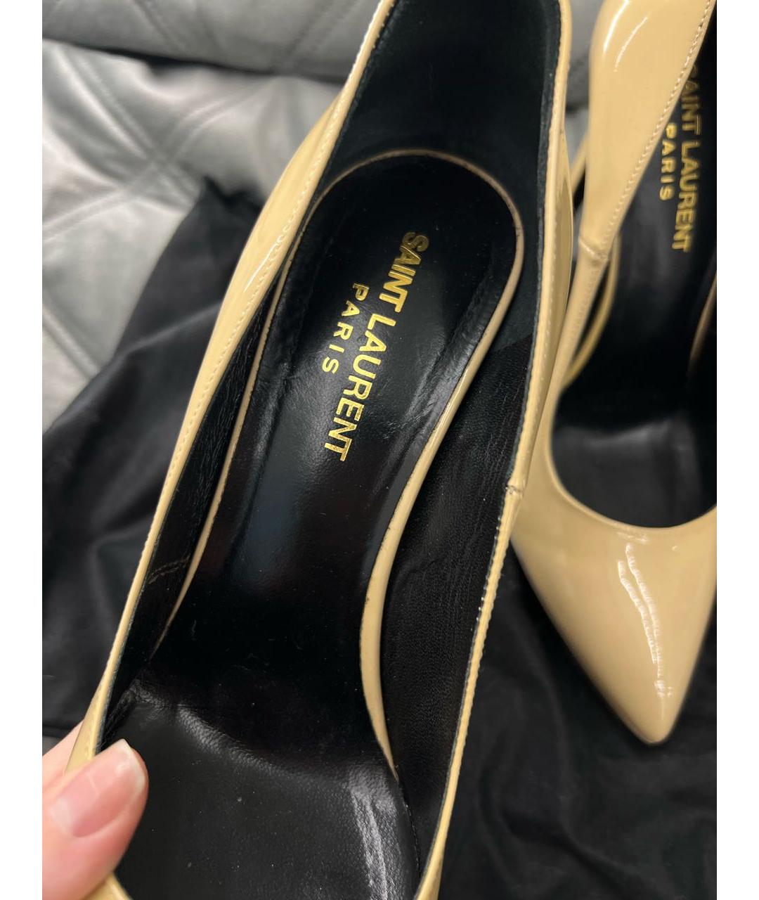 SAINT LAURENT Бежевые туфли из лакированной кожи, фото 3