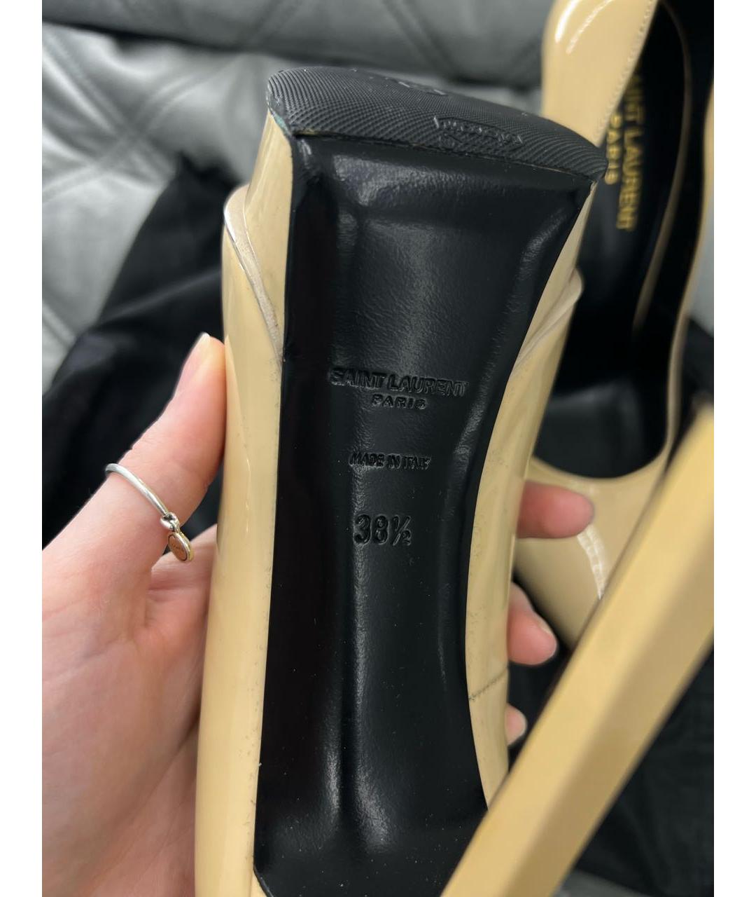 SAINT LAURENT Бежевые туфли из лакированной кожи, фото 4