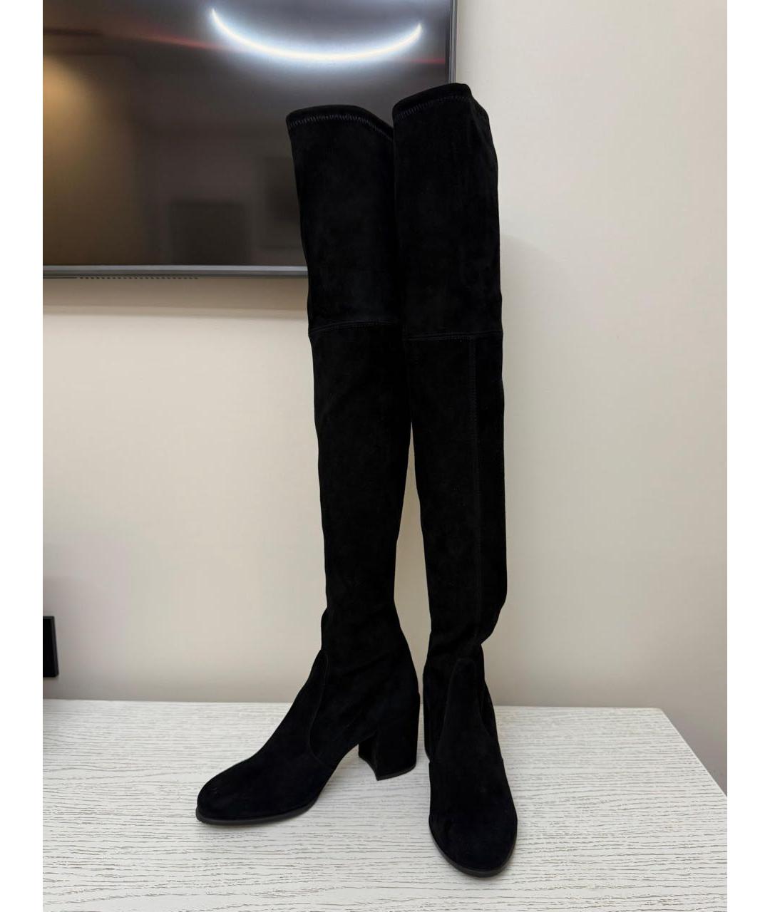 STUART WEITZMAN Черные замшевые ботфорты, фото 3