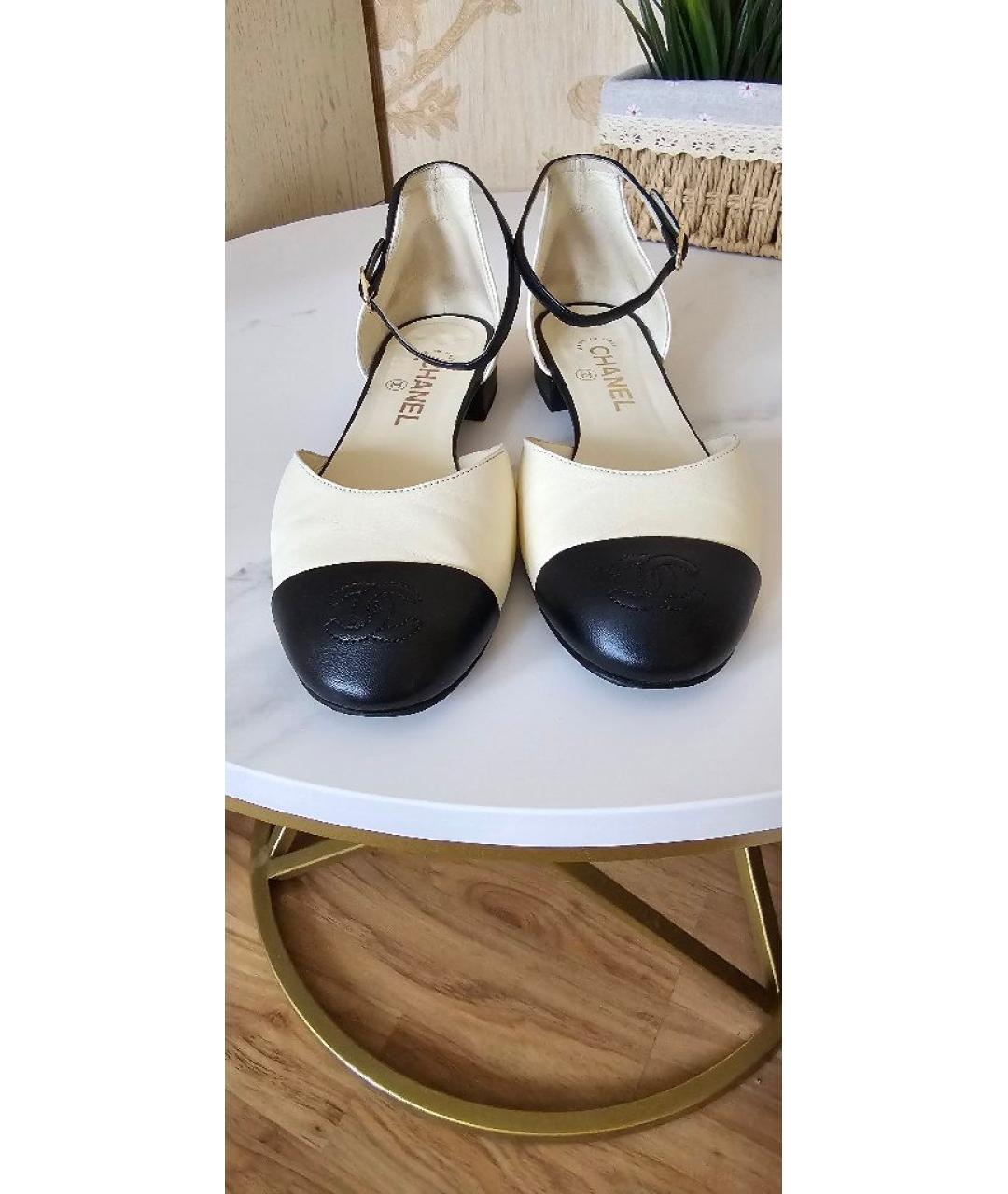 CHANEL Белые кожаные балетки, фото 3