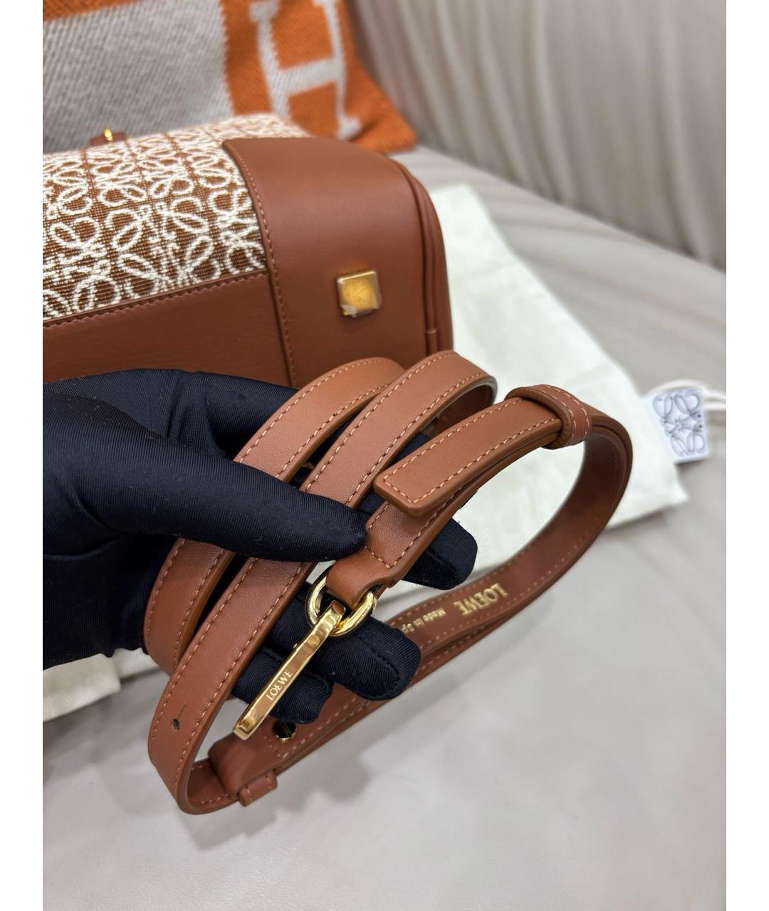 LOEWE Коричневая кожаная сумка через плечо, фото 7